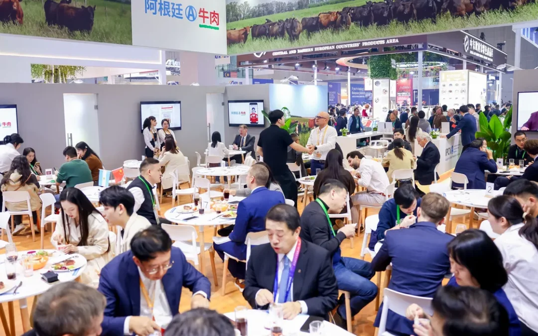 En la CIIE los negocios se movieron a la espera de la salvaguardia del gobierno chino